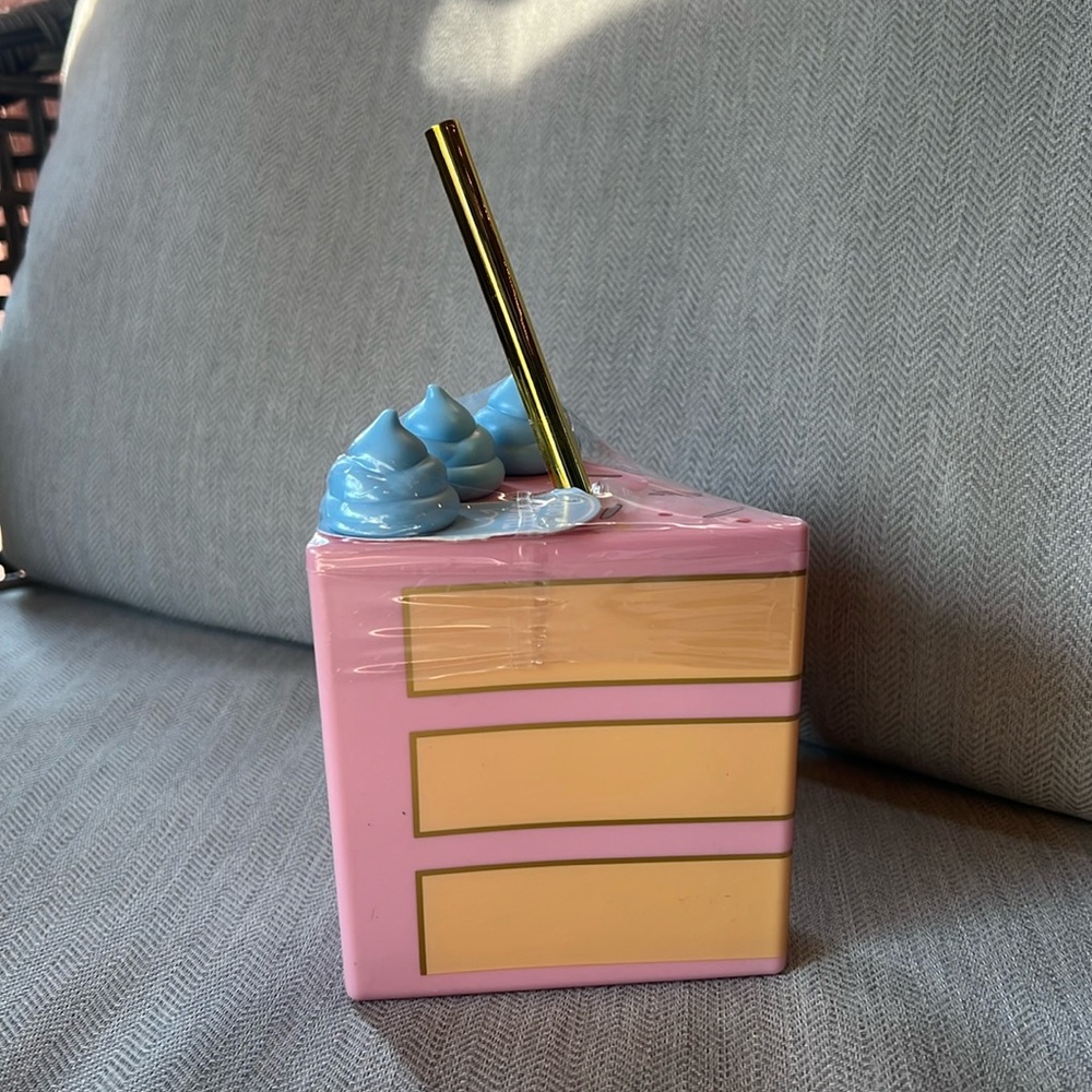 Birthday cake cups